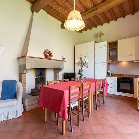 In With Shared Pool Apartament Laterina